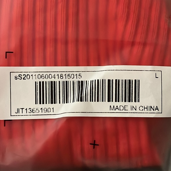 SHEIN | ezwear | Cropped Long Sleeve w/ thumb hole - Picture 4 of 4